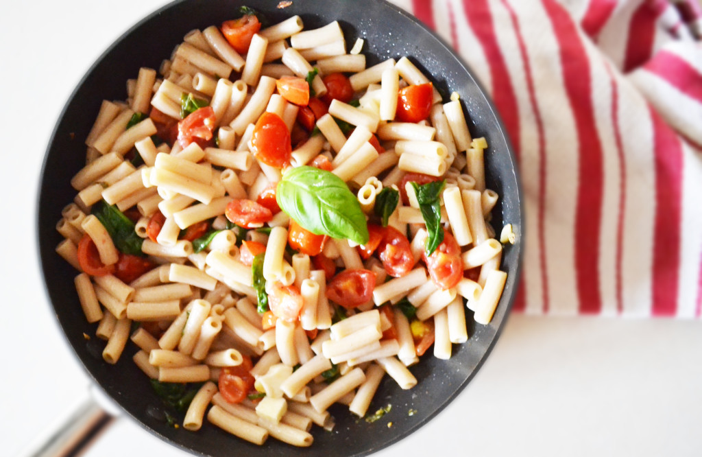 Healthy Recipe: Spinach + Tomato Pasta